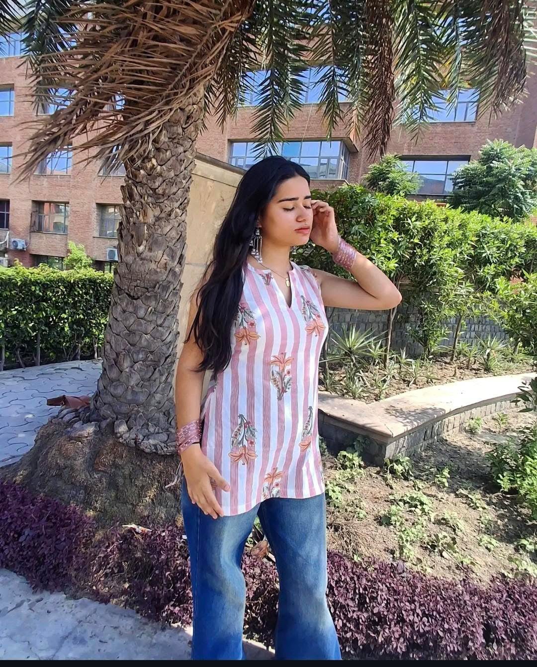 Pink Floral Stripe Sleeveless Kurti