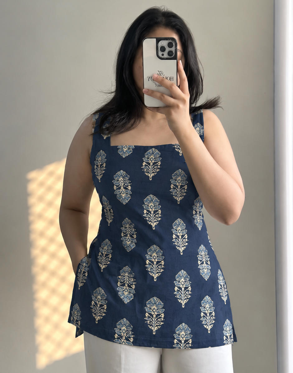 Navy blue sleeveless short Kurti